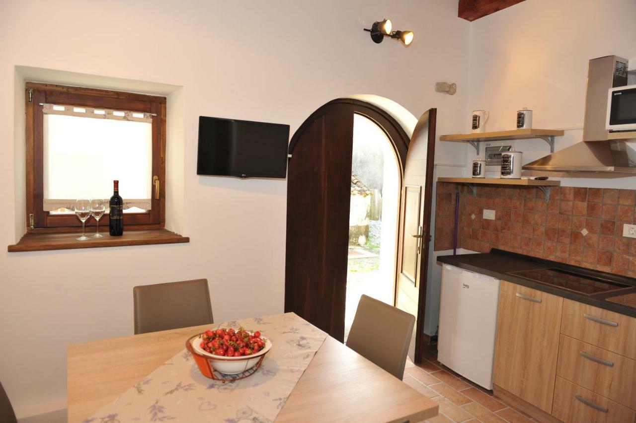 Apartmaji Kumar Smartno Bagian luar foto